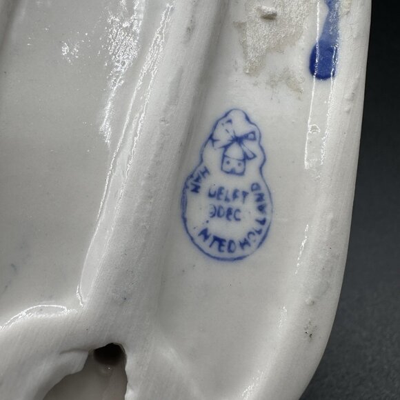 Vintage Delft Blue Kissing Dutch Couple Figurine 4.5" Holland Pottery - Picture 7 of 12